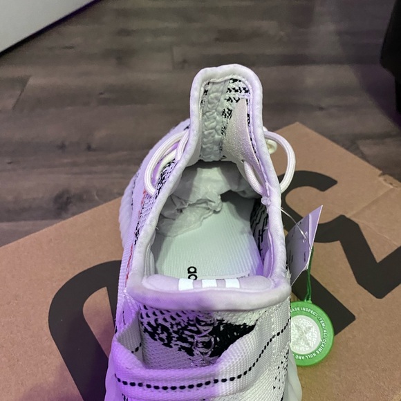 Yeezy Zebra 350 V2 Size 11 DS w/ StockX tags - Picture 5 of 10